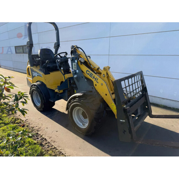 2017 Gehl AL340-49239716