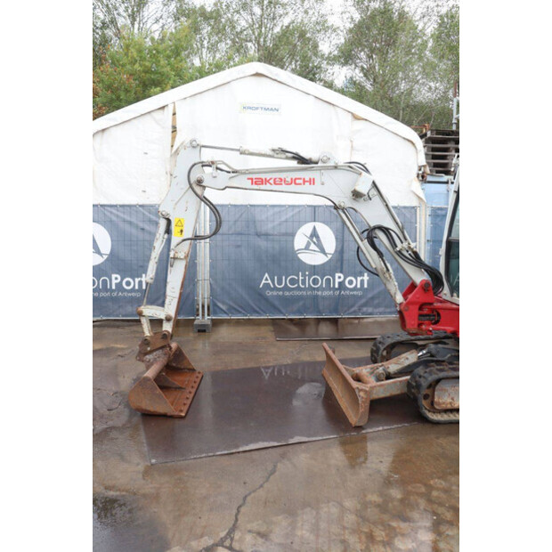 2017 TAKEUCHI TB230-49239999