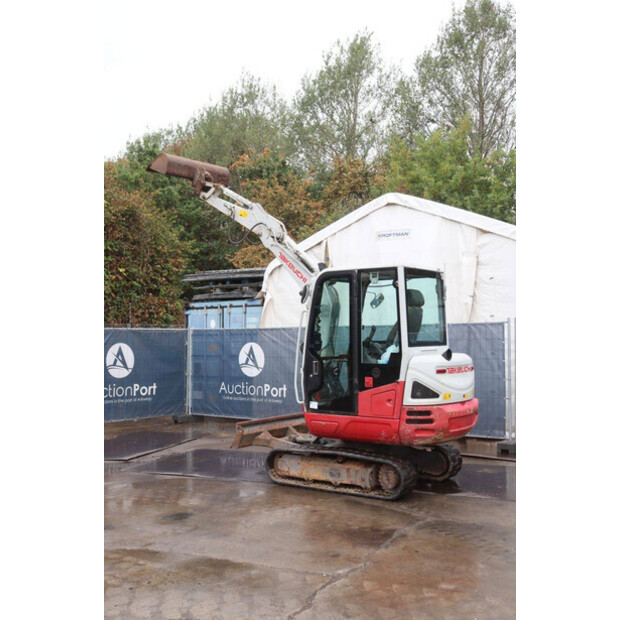 2017 TAKEUCHI TB230-49240029