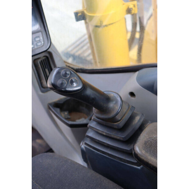 2008 New Holland Kobelco E135BSR-2-49240631