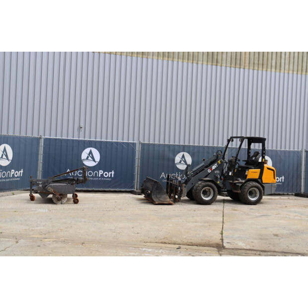 2011 جاينت V452T-49241830