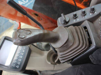 2010-hitachi-zx85us-3-1489528-49242059