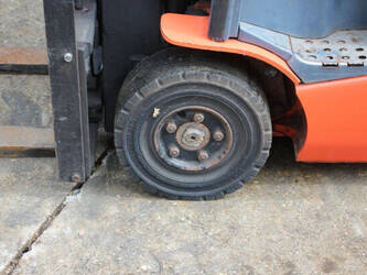 2016-toyota-8fbe15t-1489529-49242083