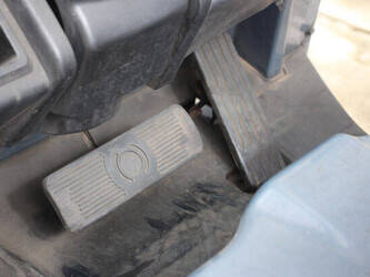2016-toyota-8fbe15t-1489529-49242090
