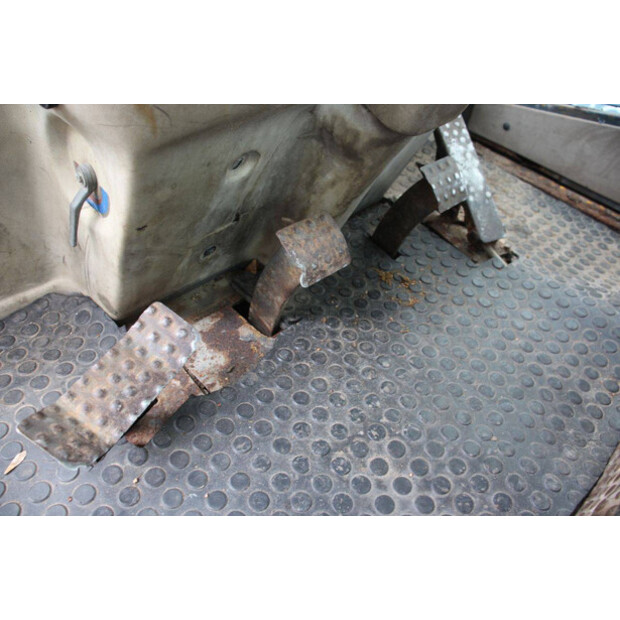 2001 Ahlmann AZ85-49242122