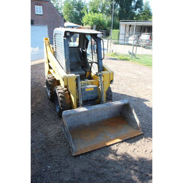 2014 Gehl 3840-49242820