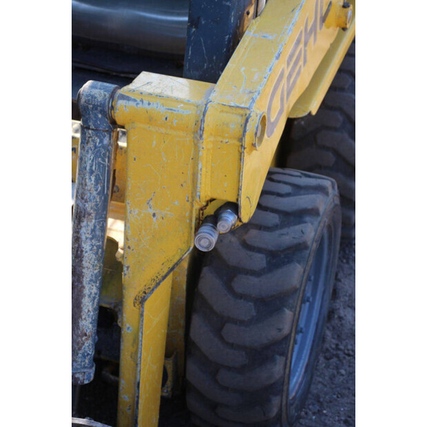 2014 Gehl 3840-49242825