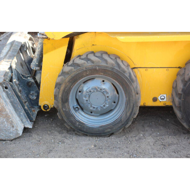 2014 Gehl 3840-49242827
