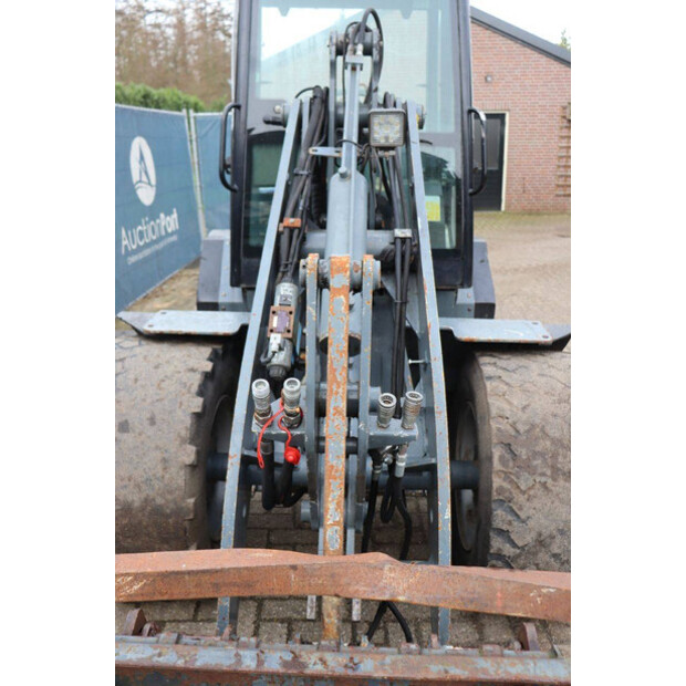 2012 GiANT V881T-49243269