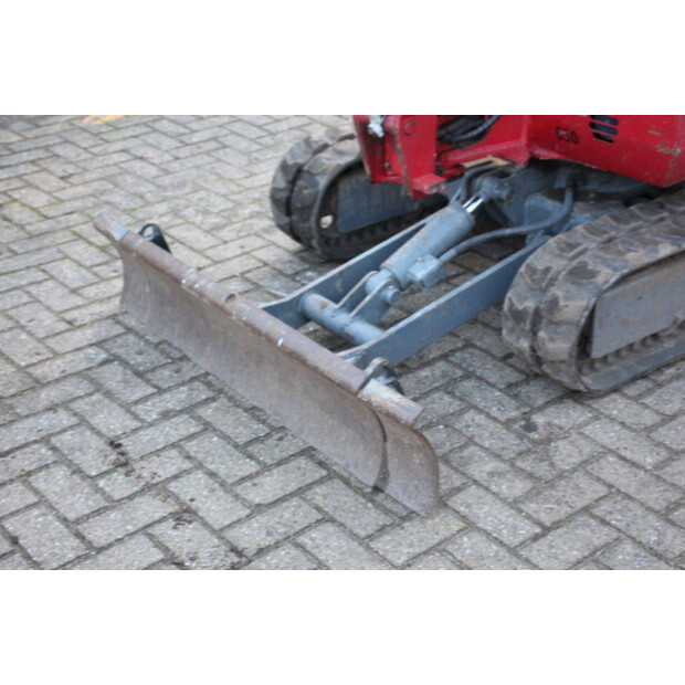 2011 TAKEUCHI TB016-49243673