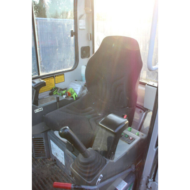 2011 TAKEUCHI TB016-49243688