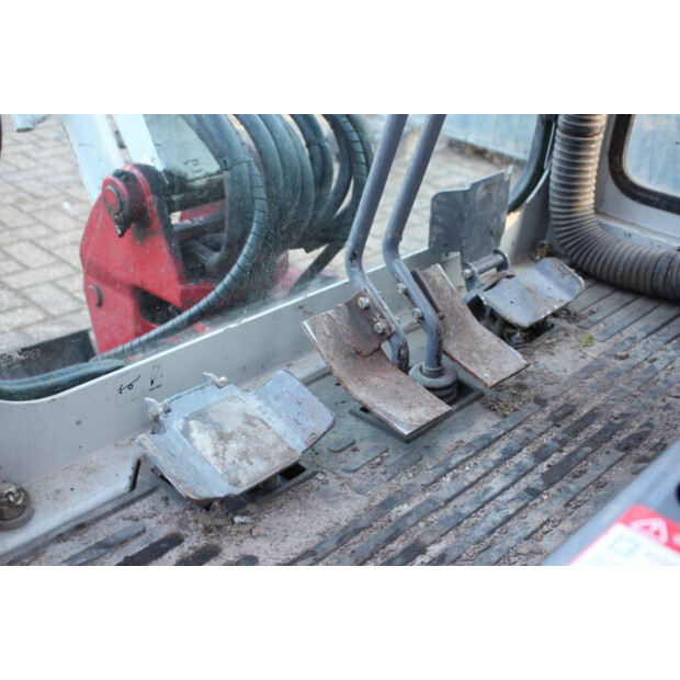 2011 TAKEUCHI TB016-49243689