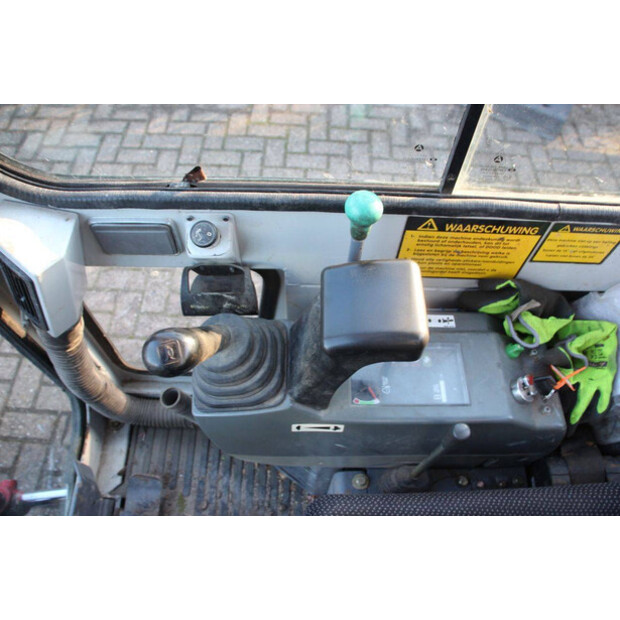 2011 TAKEUCHI TB016-49243691