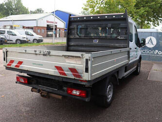 2015-ford-transit-1491422-49243969