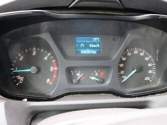 2015-ford-transit-1491422-49243995