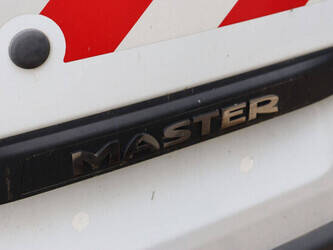 2021-renault-master-klubb-kl32-49244079