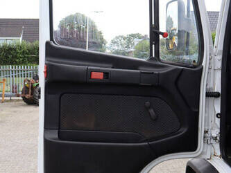 2010-mercedes-benz-vario-813d-49244326