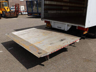 2010-mercedes-benz-vario-813d-49244346