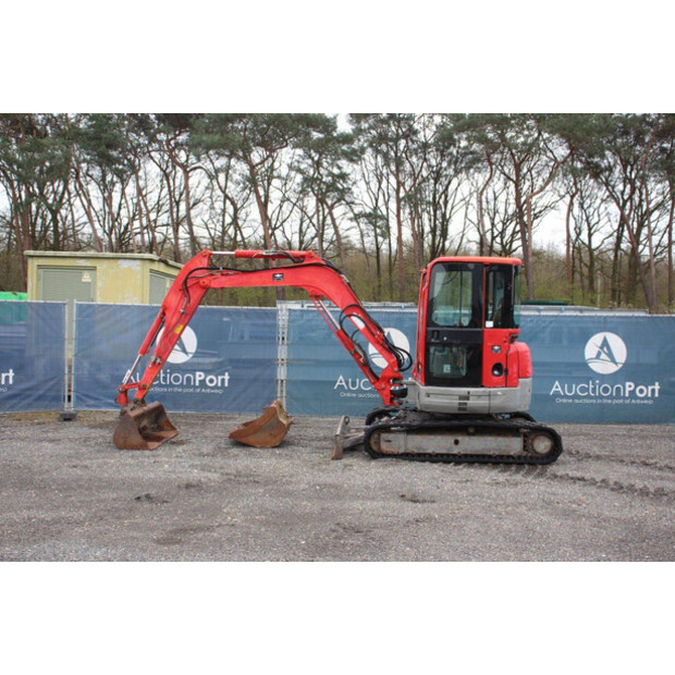 2011 New Holland E50.2C-49244642