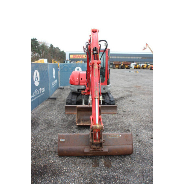 2011 New Holland E50.2C-49244647