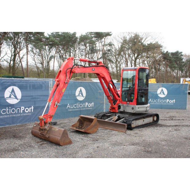 2011 New Holland E50.2C-49244648
