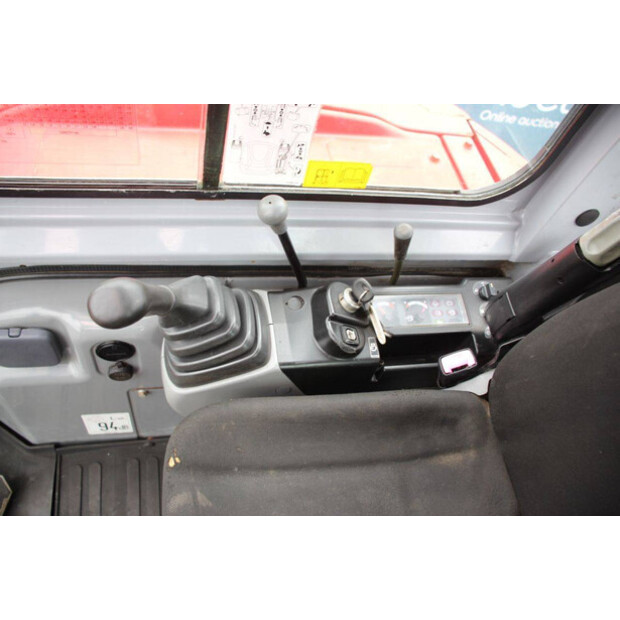 2011 New Holland E50.2C-49244670