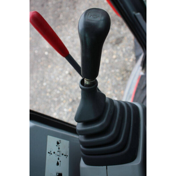 2011 New Holland E50.2C-49244673