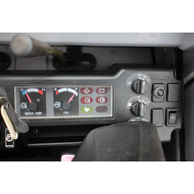 2011 New Holland E50.2C-49244674