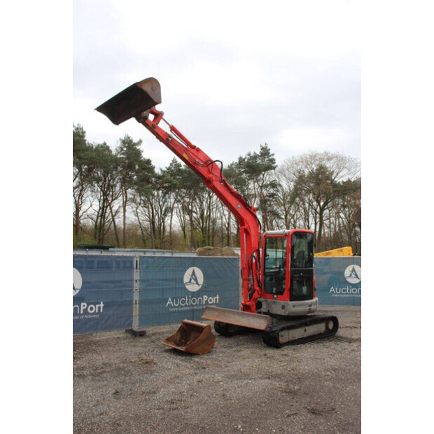 2011 New Holland E50.2C-49244676