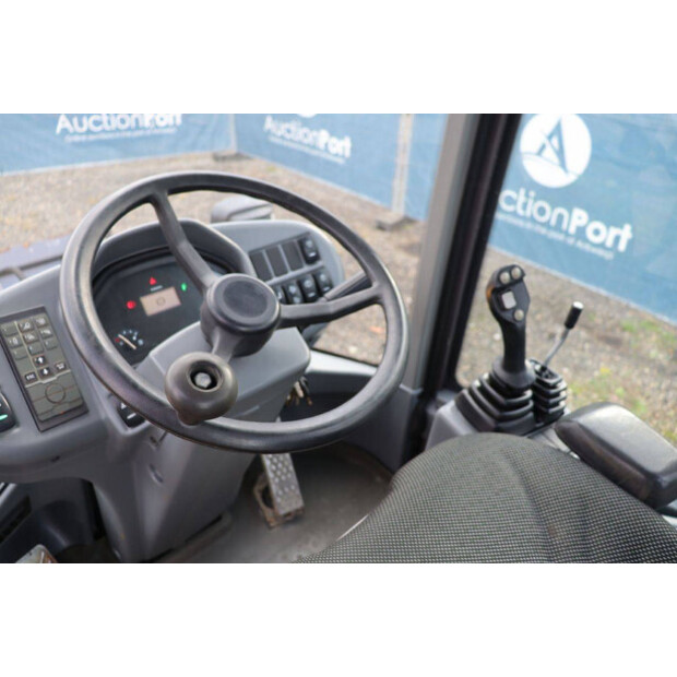 2016 Volvo L30G-49244708