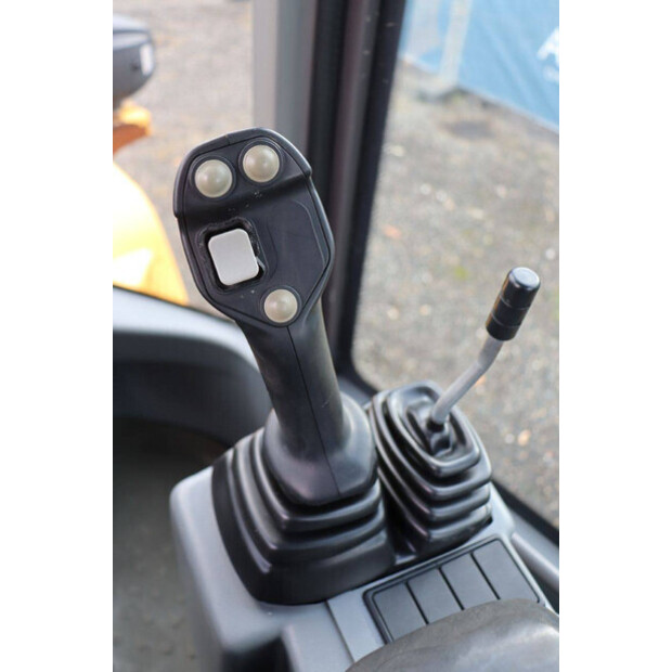 2016 Volvo L30G-49244713
