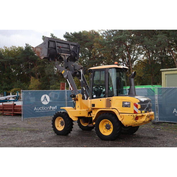 2016 Volvo L30G-49244719