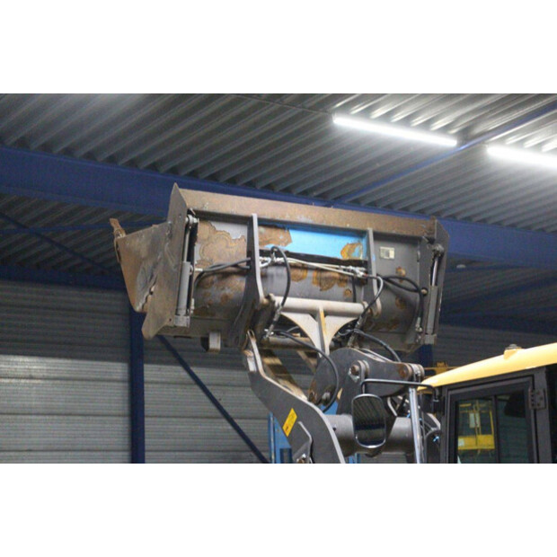 2016 Volvo L30G-49244780