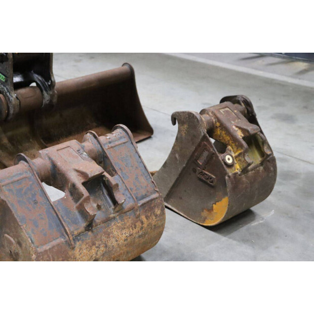 2017 BOBCAT E26-49245206