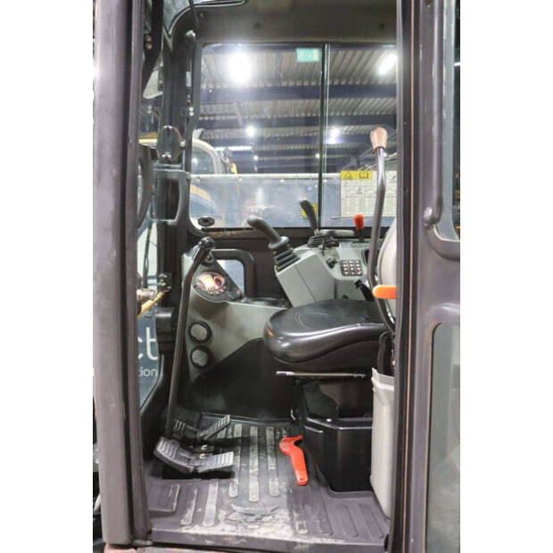 2017 BOBCAT E26-49245216