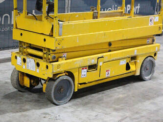 2011-haulotte-compact-8-1491463-49245306