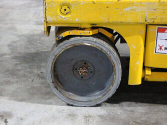 2011-haulotte-compact-8-1491463-49245308