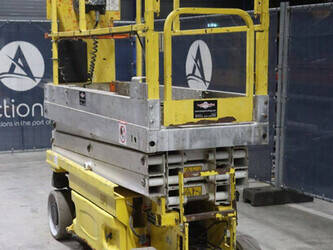 2010-jlg-2030es-1491474-49245589