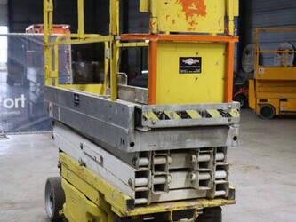 2010-jlg-2030es-1491474-49245592