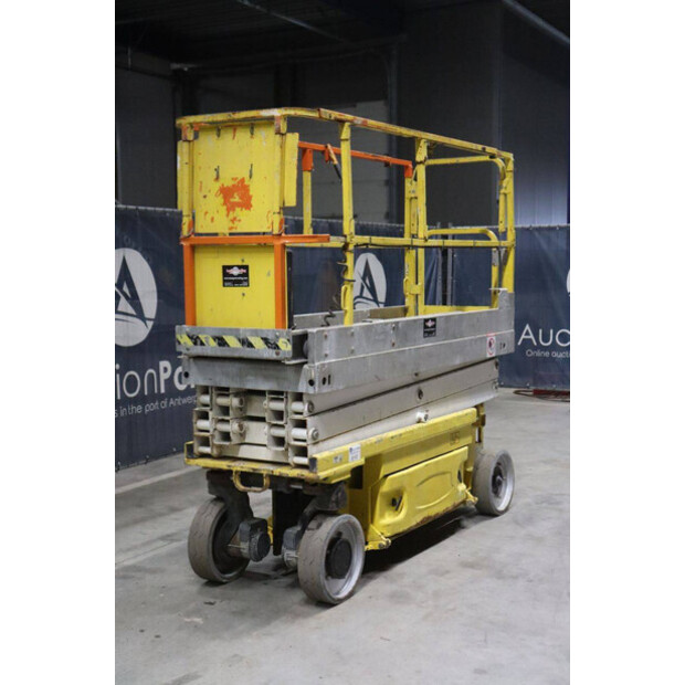 2010 جيه ال جي 2030ES-49245594