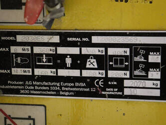 2010-jlg-2030es-1491474-49245597