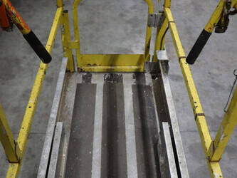 2010-jlg-2030es-1491474-49245606