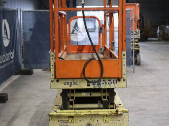 1997-jlg-2033-e3-49245618