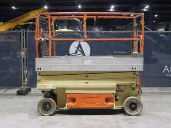 2007-jlg-2030es-1491476-49245637