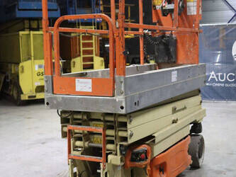 2007-jlg-2030es-1491476-49245641