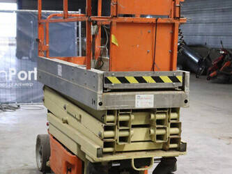 2007-jlg-2030es-1491476-49245642