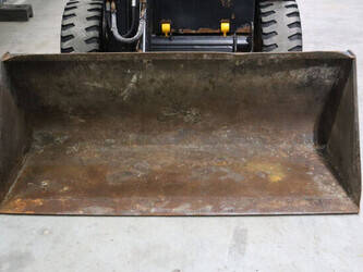 2015-jcb-robot-155-49245670
