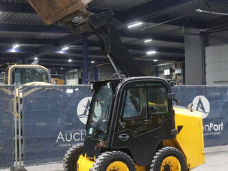 2015-jcb-robot-155-49245691