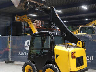 2015-jcb-robot-155-49245692