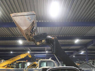 2015-jcb-robot-155-49245693